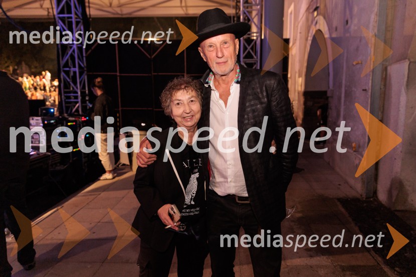  Dragica Petrovič, režiserka in producentka;  Vlado Kreslin, glasbenikRade Šerbedžija: Moj klobuk ima 3 luknje, Ljubljana Festival