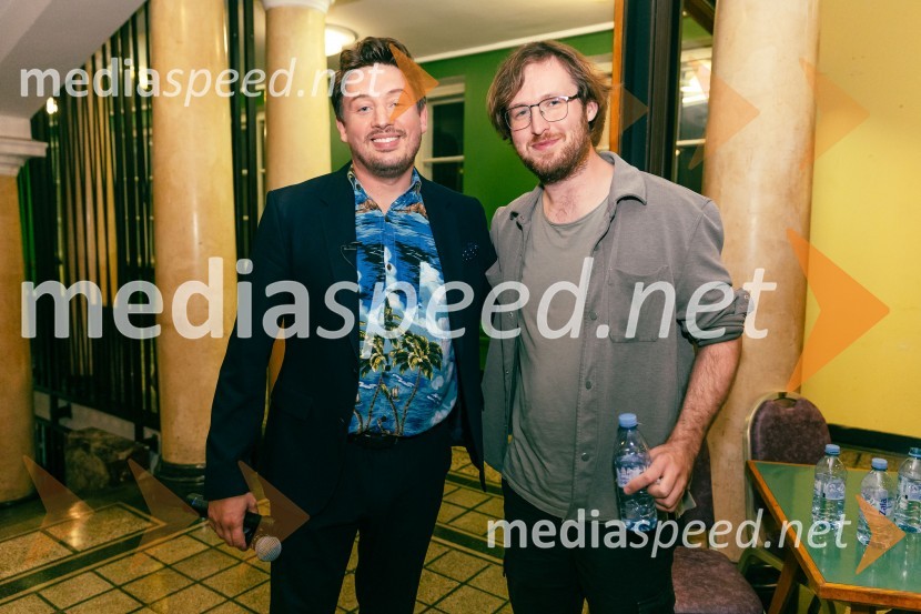  Tin Vodopivec, stand up komik;  Leon Firšt, skladateljFestival Panč se je začel s slovenskim introm