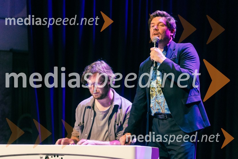  Leon Firšt, skladatelj;  Tin Vodopivec, stand up komikFestival Panč se je začel s slovenskim introm