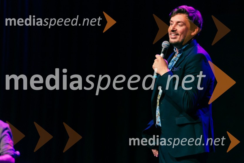  Tim Vodopivec, stand-up komikFestival Panč se je začel s slovenskim introm