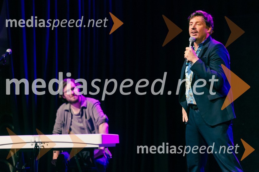  Leon Firšt, skladatelj;  Tim Vodopivec, stand-up komikFestival Panč se je začel s slovenskim introm