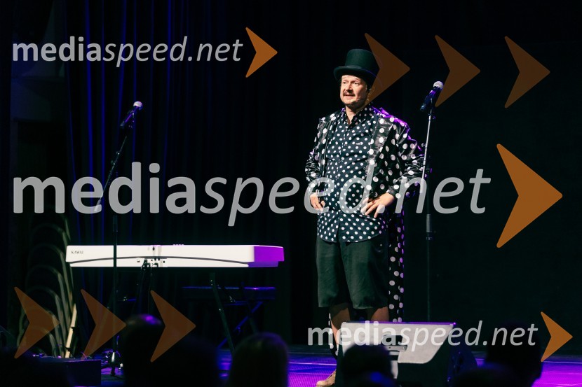  Andrej  Težak-Tešky, stand-up komik, manager, producent, tekač na dolge proge in dobrodelnežFestival Panč se je začel s slovenskim introm