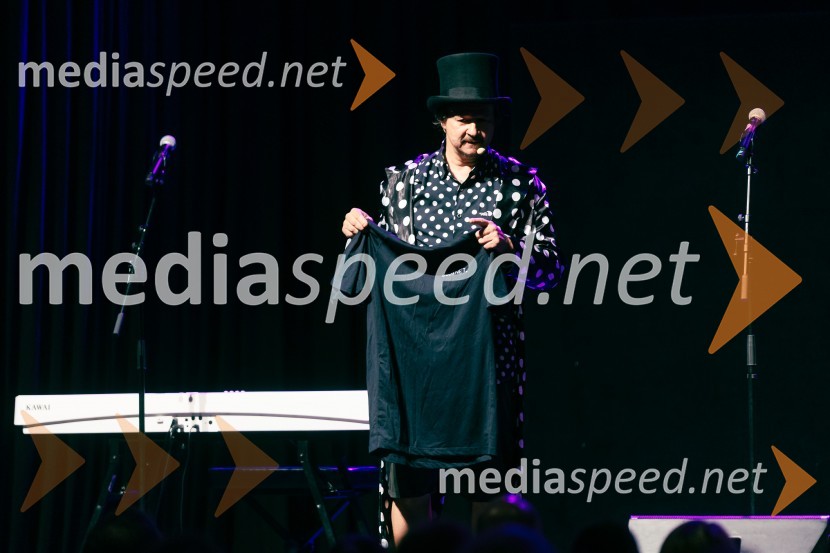  Andrej  Težak-Tešky, stand-up komik, manager, producent, tekač na dolge proge in dobrodelnežFestival Panč se je začel s slovenskim introm