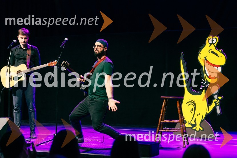  Jure Jamnik, komik;  Mark Džamastagić, komikFestival Panč se je začel s slovenskim introm