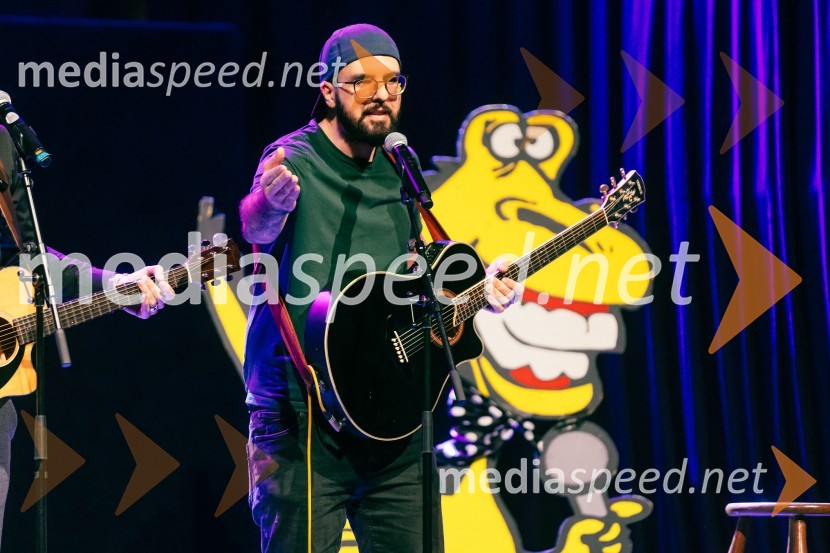  Mark Džamastagić, komikFestival Panč se je začel s slovenskim introm