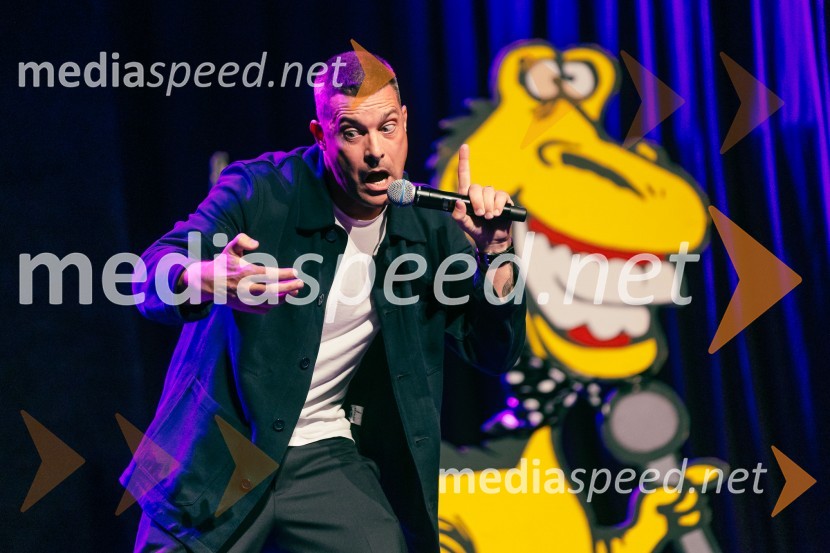  Klemen Bučan, radijski voditelj, stand-up komik, DJFestival Panč se je začel s slovenskim introm