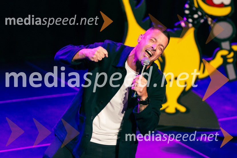  Klemen Bučan, radijski voditelj, stand-up komik, DJFestival Panč se je začel s slovenskim introm