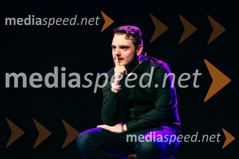  Jurij Kaluža, komikFestival Panč se je začel s slovenskim introm