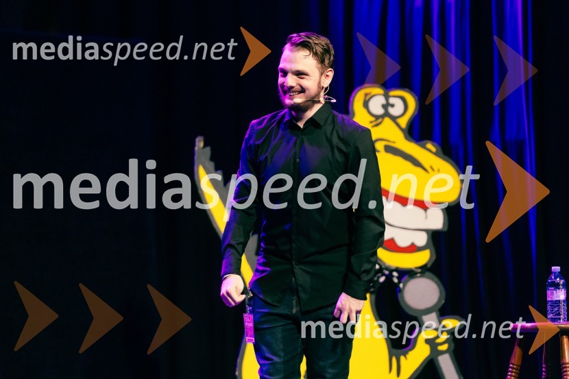  Jurij Kaluža, komikFestival Panč se je začel s slovenskim introm