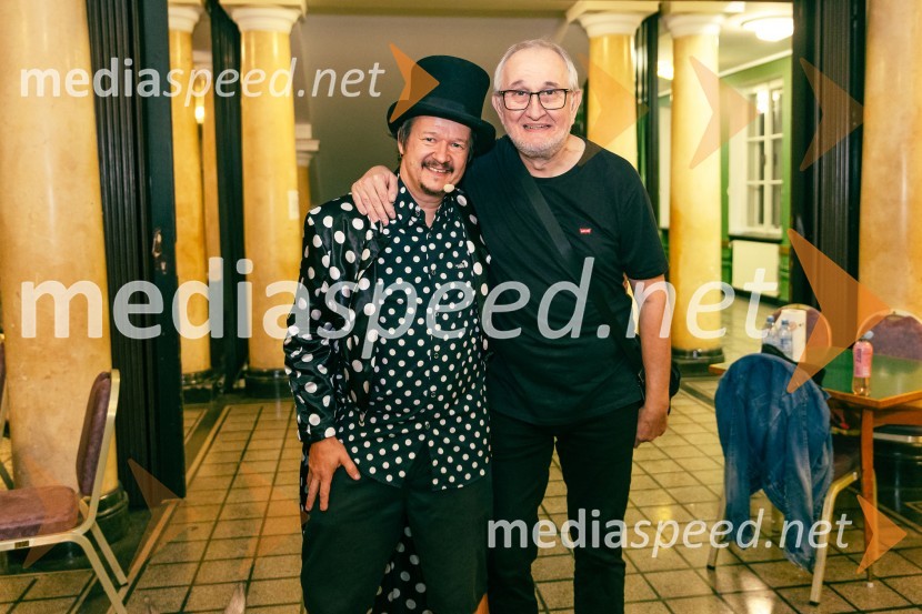  Andrej  Težak-Tešky, stand-up komik, manager, producent, tekač na dolge proge in dobrodelnež;  Vito Tofaj, fotografFestival Panč se je začel s slovenskim introm