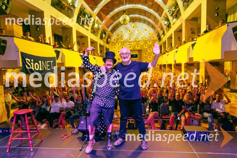  Andrej  Težak-Tešky, stand-up komik, manager, producent, tekač na dolge proge in dobrodelnež;  Vito Tofaj, fotografFestival Panč se je začel s slovenskim introm