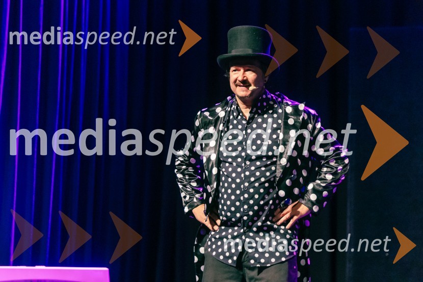  Andrej  Težak-Tešky, stand-up komik, manager, producent, tekač na dolge proge in dobrodelnežFestival Panč se je začel s slovenskim introm