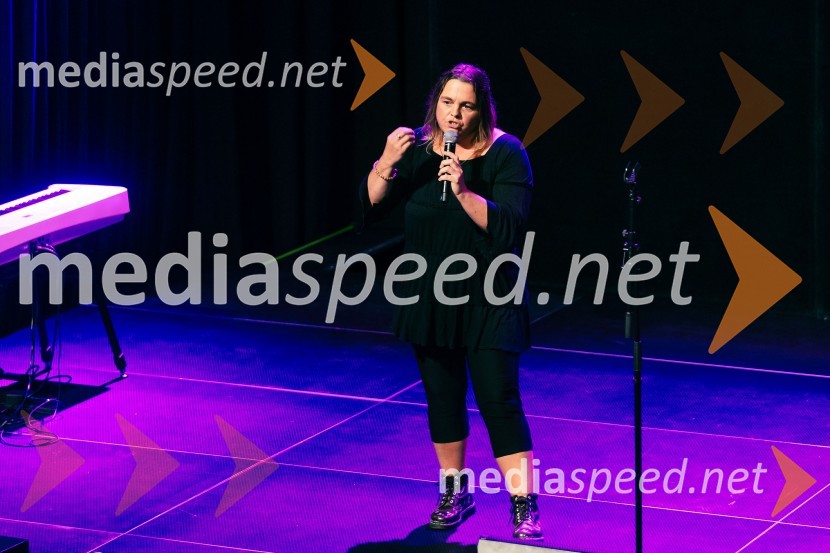  Irene Pahor, komičarkaFestival Panč se je začel s slovenskim introm