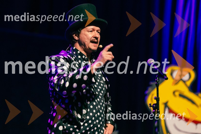  Andrej  Težak-Tešky, stand-up komik, manager, producent, tekač na dolge proge in dobrodelnežFestival Panč se je začel s slovenskim introm