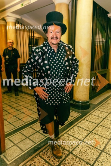  Andrej  Težak-Tešky, stand-up komik, manager, producent, tekač na dolge proge in dobrodelnežFestival Panč se je začel s slovenskim introm