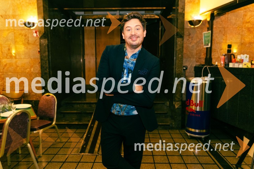  Tin Vodopivec, stand up komikFestival Panč se je začel s slovenskim introm