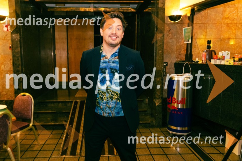  Tin Vodopivec, stand up komikFestival Panč se je začel s slovenskim introm