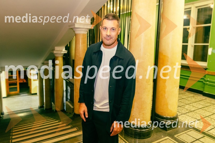  Klemen Bučan, radijski voditelj, stand-up komik, DJFestival Panč se je začel s slovenskim introm