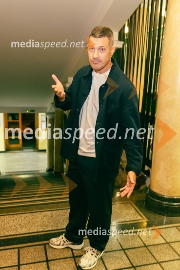  Klemen Bučan, radijski voditelj, stand-up komik, DJFestival Panč se je začel s slovenskim introm