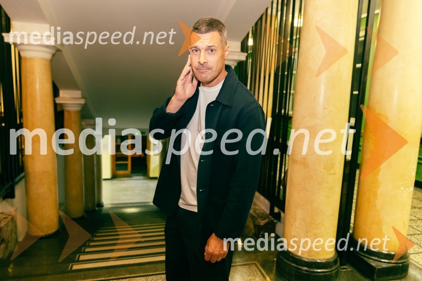  Klemen Bučan, radijski voditelj, stand-up komik, DJFestival Panč se je začel s slovenskim introm