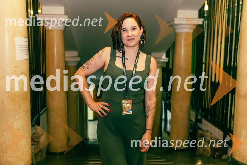  Maja Monrue, pisateljica in producentkaFestival Panč se je začel s slovenskim introm