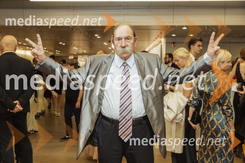  Marijan Zlobec, novinar, kritikSvetlana Zaharova & Vadim Repin s prireditvijo Pas-De-Deux For Toes and Fingers