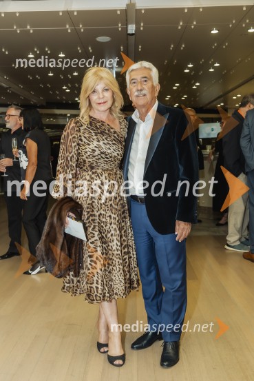  Darja Kuhar Kotnik, soustanoviteljica in podpredsednica Društva za zdravje naroda;  Rajko Kotnik, bivši poslovni direktor Cankarjevega doma, dosedanji predsednik Lions kluba Ljubljana RožnikSvetlana Zaharova & Vadim Repin s prireditvijo Pas-De-Deux For Toes and Fingers