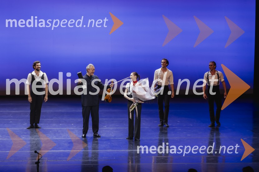  ... ;  Vadim Repin, violinist;  Svetlana Zaharova , baletna plesalka;  ... ;  ... Svetlana Zaharova & Vadim Repin s prireditvijo Pas-De-Deux For Toes and Fingers