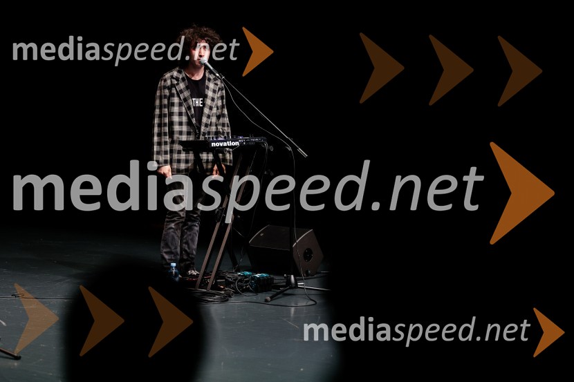  Davide Sinigaglia, italijanskii umetnikMladi levi 2025, otvoritev festivala