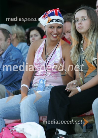 Navijačici angleškega tekmovalca Scotta NichollsaSPEEDWAY, Ekipno svetovno prvenstvo 2005