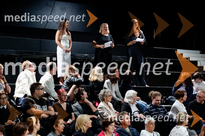  Ajda  Koloini, producentka, zavod Bunker;  Mojca Jug, sokuratorica festivala Mladi levi, zavod Bunker;  Tamara Bračič Vidmar, producentka, Bunker Ljubljana, koordinator mednarodne mreže Balkan ExpressMladi levi 2025, otvoritev festivala