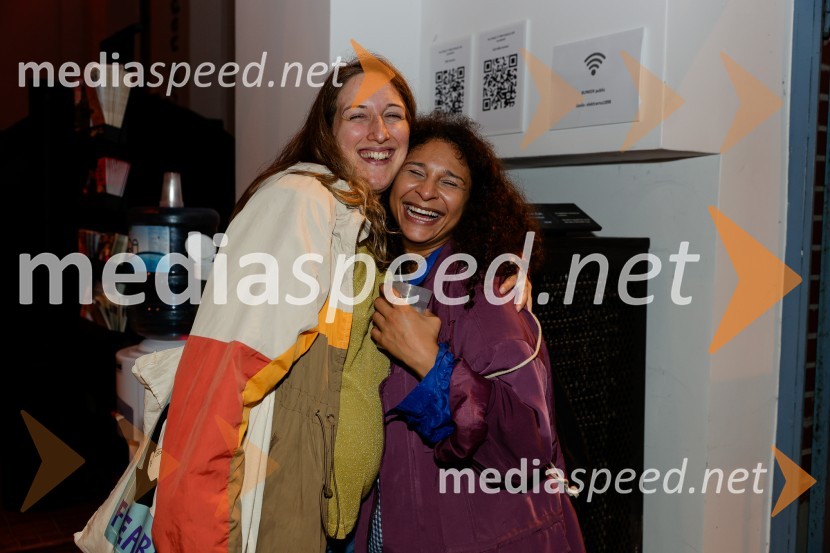  Sendi Bakotić, igralka;  Lina Akif, igralkaMladi levi 2025, otvoritev festivala