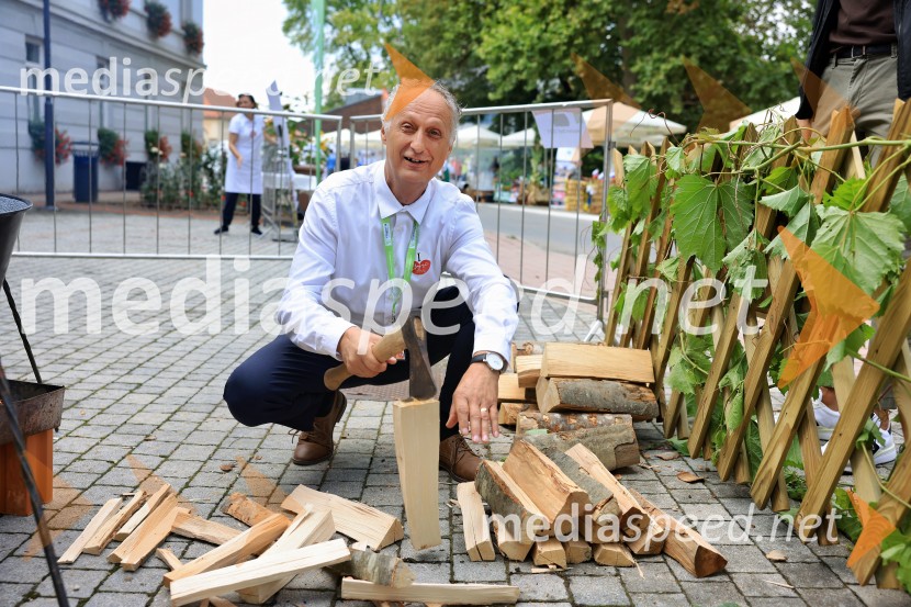  Gintautas Kevišas, pianistBogračfest 2025: kulinarični vrhunec Festivala Vinarium