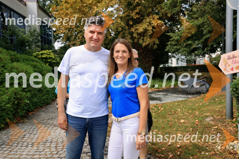  Sandi Štefan Flisar, direktor območne enote Zavarovalnica Triglav Murska Sobota;  Monika Bači, direktorica prireditve Lendavska trgatev 2016Bogračfest 2025: kulinarični vrhunec Festivala Vinarium