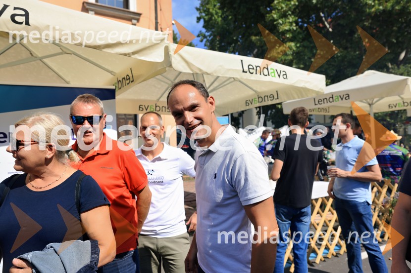  ... ;  ... ;  Anže Logar, predsednik stranke Demokrati, poslanec Državnega zbora Republike SlovenijeBogračfest 2025: kulinarični vrhunec Festivala Vinarium