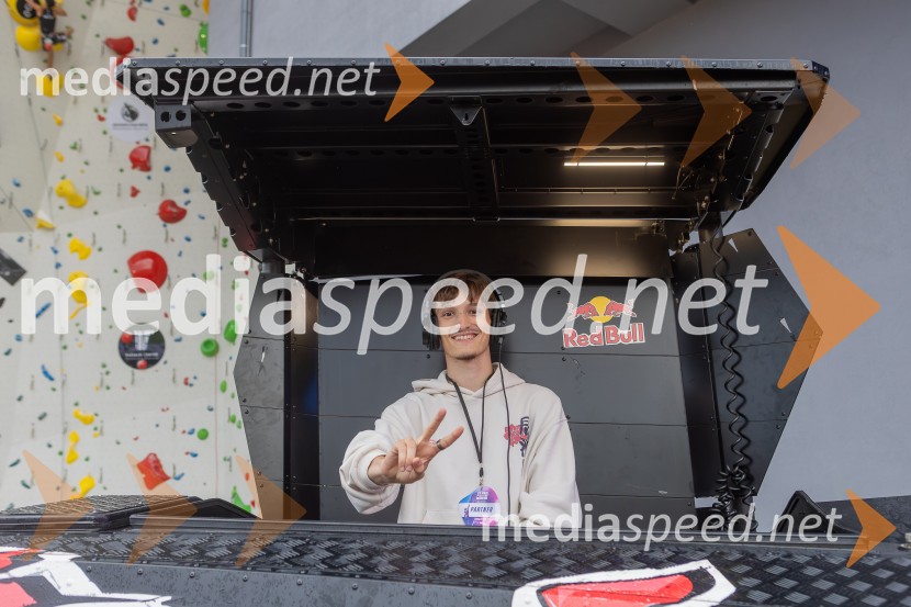 Plezalni maraton z Janjo Garnbret