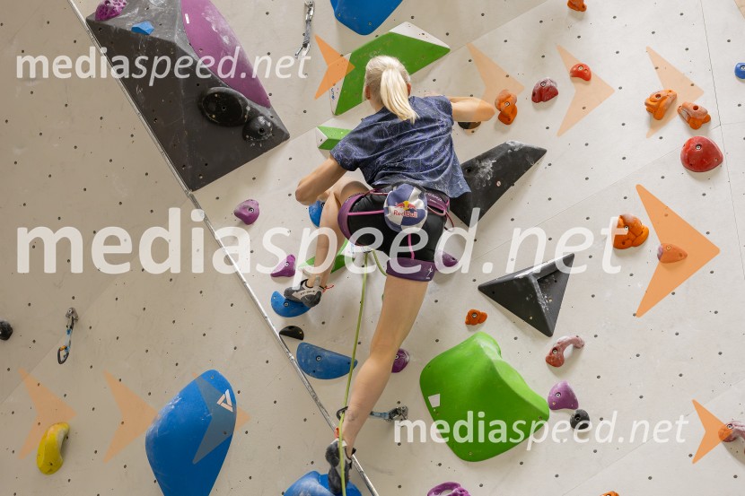 Plezalni maraton z Janjo Garnbret