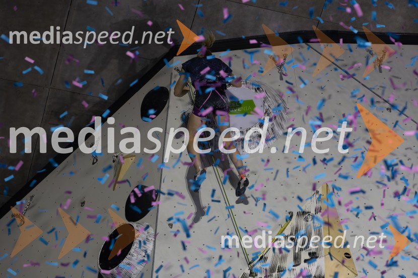 Plezalni maraton z Janjo Garnbret