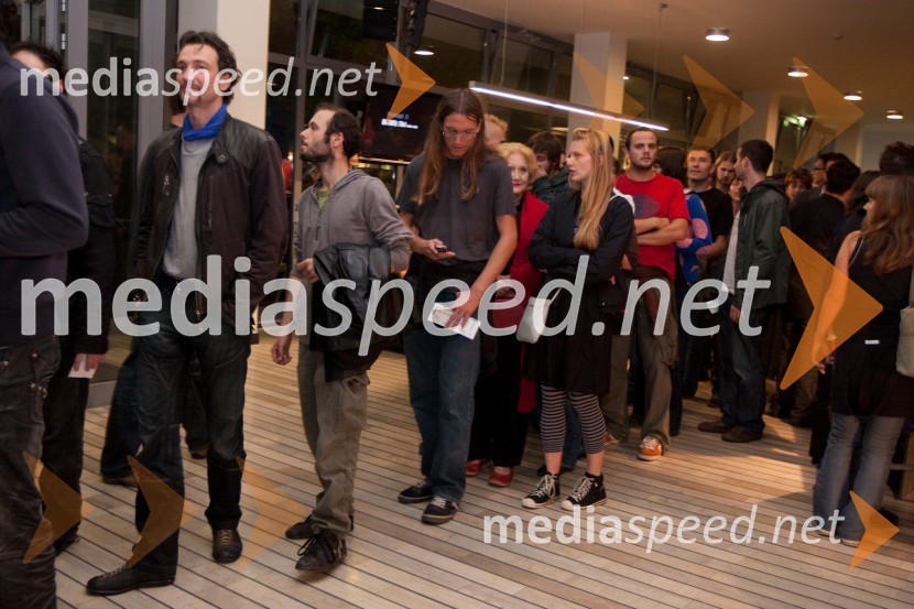 ObiskovalciLaibach in Juno Reactor, koncert