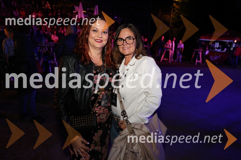  Lucija Smolnik, direktor festivala;  Urška  Repolusk, županja občine RušeMi2 na Letnem odru Ruše