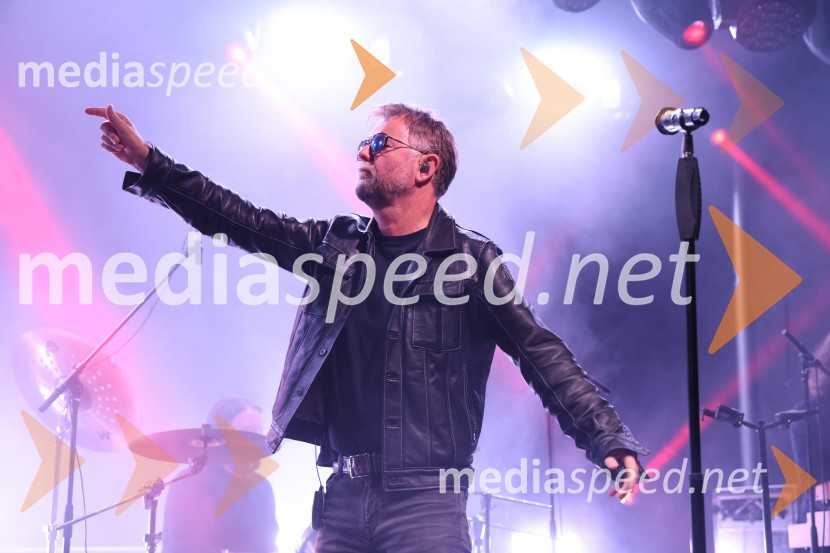 dr. Tone Kregar, zgodovinar, pevec Mi2, direktor Muzeja novejše zgodovine CeljeMi2 na Letnem odru Ruše