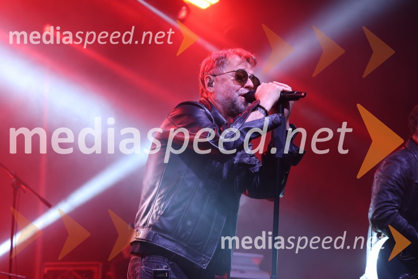 dr. Tone Kregar, zgodovinar, pevec Mi2, direktor Muzeja novejše zgodovine CeljeMi2 na Letnem odru Ruše