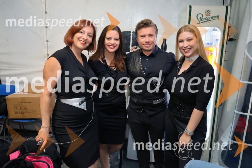  ... ;  Bojana  Bergant Brecelj, skupina Perpetuum Jazzile;  Tadej  Premužič, član skupine Perpetuum Jazzile;  Tara Sinkovič, skupina Perpetuum JazzilePerpetuum Jazzile navdušili na Letnem odru Ruše