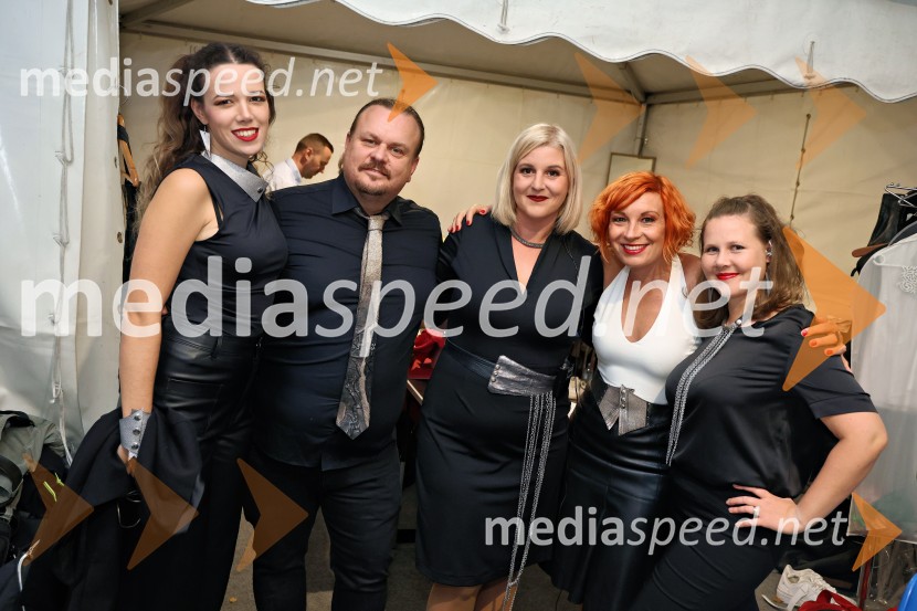  ... ;  Tomaž Cör, skupina Perpetuum Jazzile;  ... ;  Katarina Dolenc, skupina Perpetuum Jazzile;  Anja  Koren Usenik, skupina Perpetuum JazzilePerpetuum Jazzile navdušili na Letnem odru Ruše