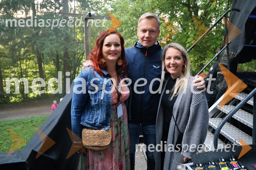  Lucija Smolnik, direktor festivala;  ... ;  ... Perpetuum Jazzile navdušili na Letnem odru Ruše