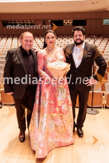  Darko  Brlek, direktor in umetniški vodja, Festival Ljubljana;  Anna Netrebko, sopranistka;  Jusif Ejvazov, tenorVečer Puccinijeve glasbe, Ljubljana Festival