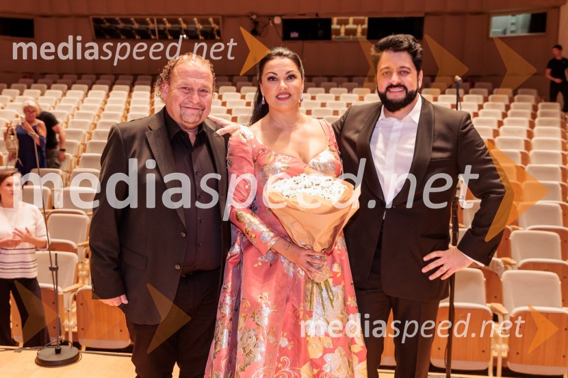  Darko  Brlek, direktor in umetniški vodja, Festival Ljubljana;  Anna Netrebko, sopranistka;  Jusif Ejvazov, tenorVečer Puccinijeve glasbe, Ljubljana Festival