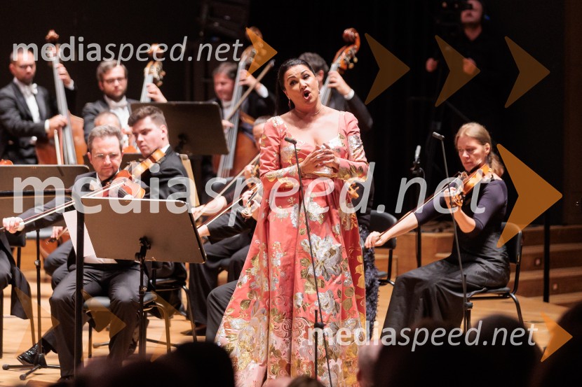  Jusif Ejvazov, tenor;  Anna Netrebko, sopranistkaVečer Puccinijeve glasbe, Ljubljana Festival