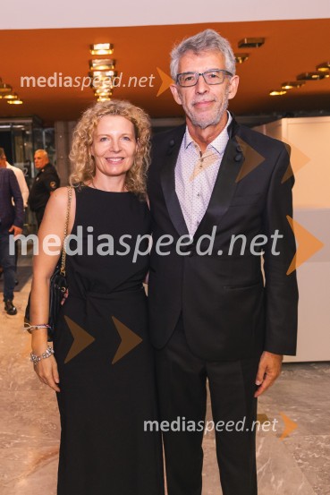 mag. Tadeja Kuhar, predstavnica Državne revizijske komisije za odnose z javnostmi;  Andrej  Kren, direktor PC BrdoVečer Puccinijeve glasbe, Ljubljana Festival