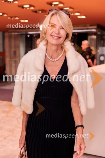  Nevenka Črešnar Pergar, lastnica in direktorica podjetja NP ConsultingVečer Puccinijeve glasbe, Ljubljana Festival